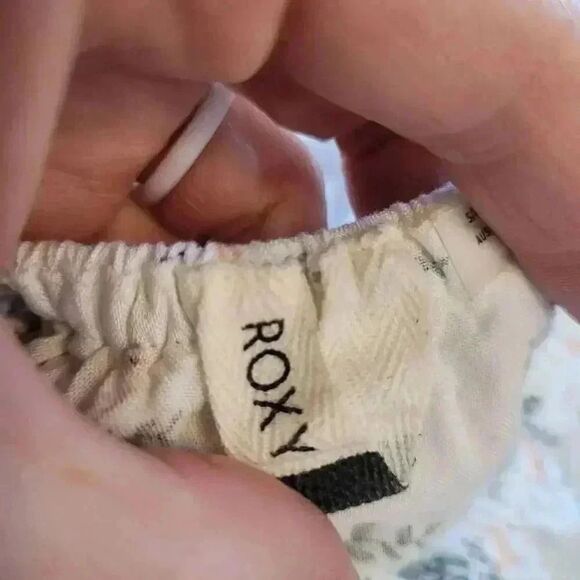 Roxy Women's White & Pink Mini Floral Cotton/Rayon Off the Shoulder Mini Dress - Picture 10 of 14